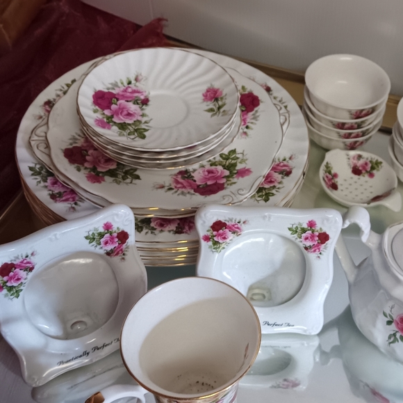 Allyn Nelson Fine Bone China - Picture 2 of 2